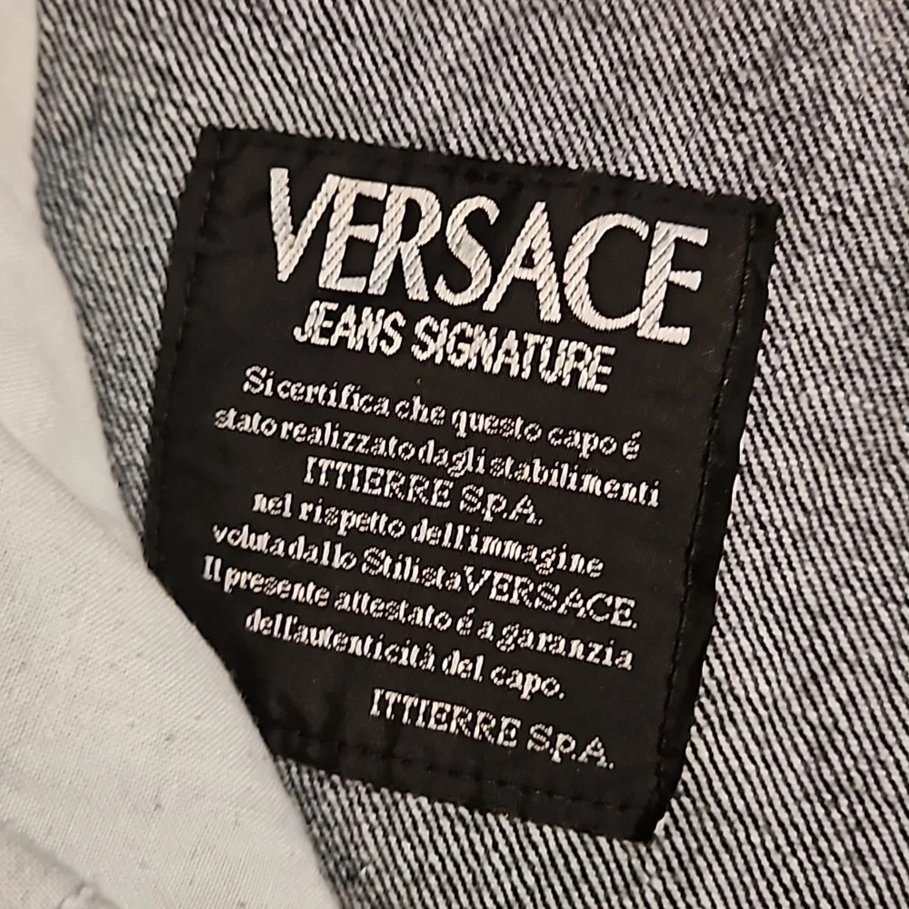 Vintage Versace signature jeans - Picture 4 of 8
